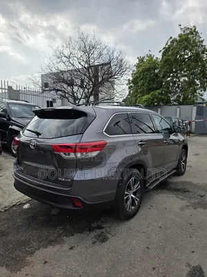 Toyota Highlander XLE V6 4x2 (3.5L 6cyl 6A) 2016 Gray