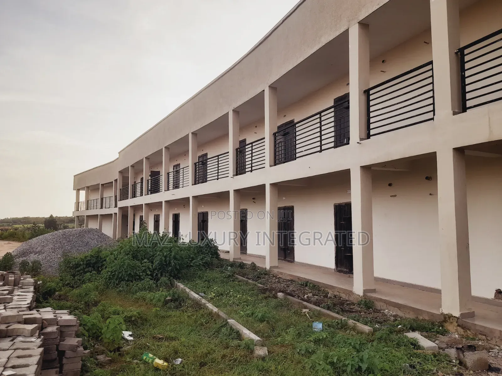 Estate Shop for Sale