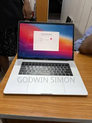 Laptop Apple MacBook Pro 2018 16GB Intel Core i7 SSD 256GB