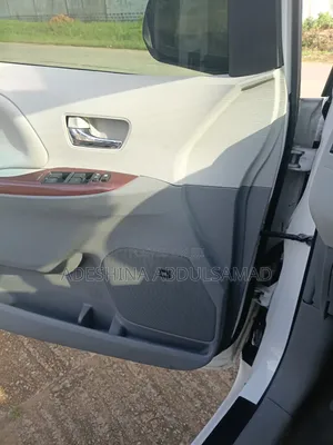 Toyota Sienna 2012 White