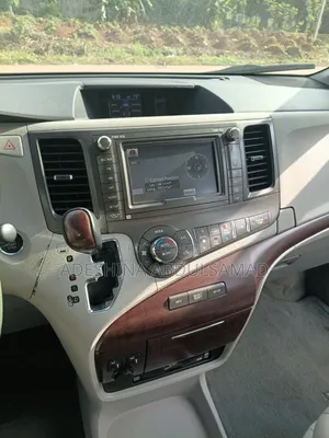 Toyota Sienna 2012 White