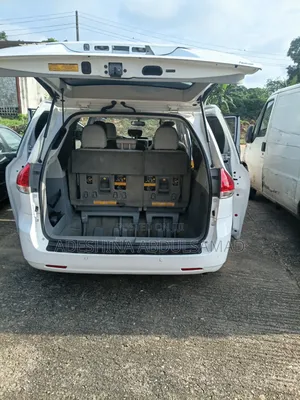 Toyota Sienna 2012 White