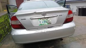 Toyota Camry LE V6 4dr Sedan (3.0L 6cyl 5A) 2006 Silver