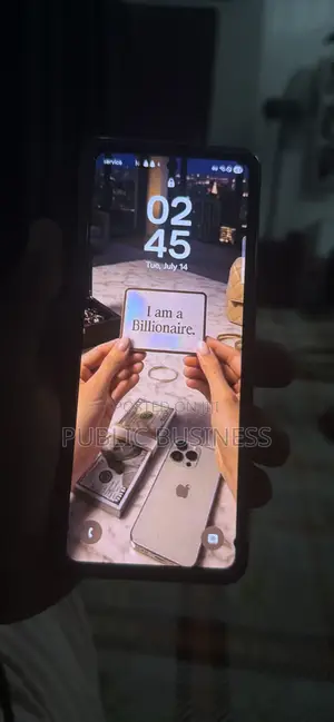 New Samsung Galaxy Z Fold4 256 GB Gold