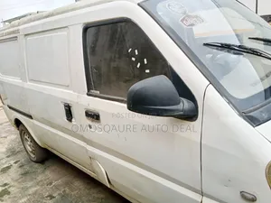 Chevrolet 3500 2005 White