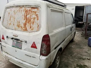 Chevrolet 3500 2005 White