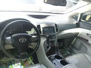 Toyota Venza 2010 Silver