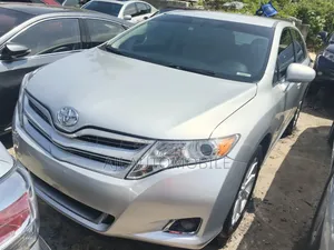 Toyota Venza 2010 Silver