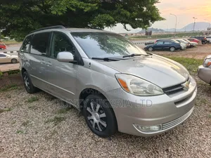Toyota Sienna 2005 Gray