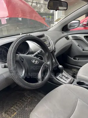 Hyundai Elantra 2013 Red