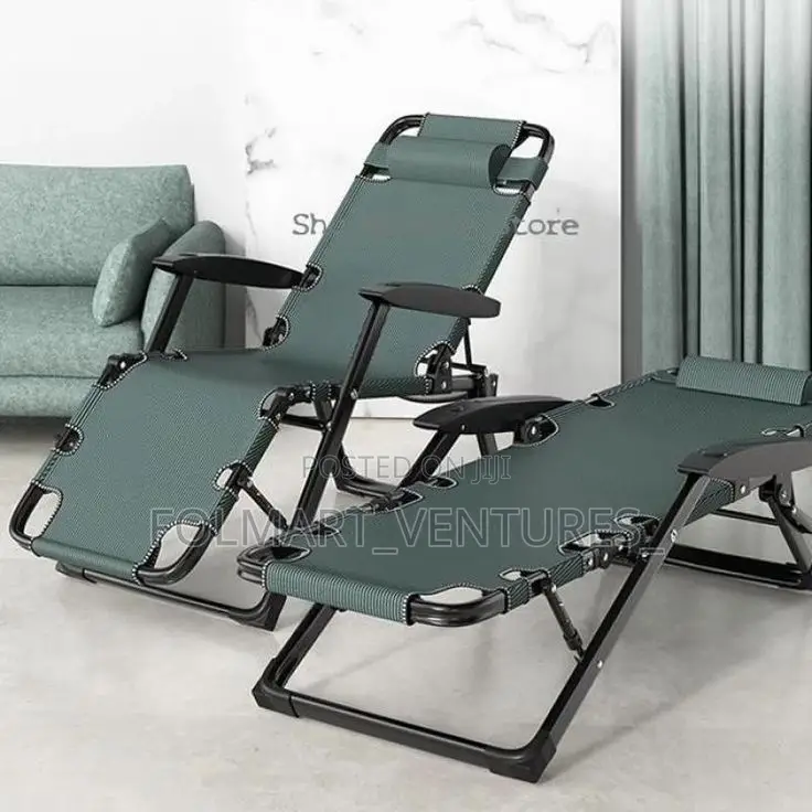 Foldable Zeeo Gravity Reclining Camp Chair/Bed