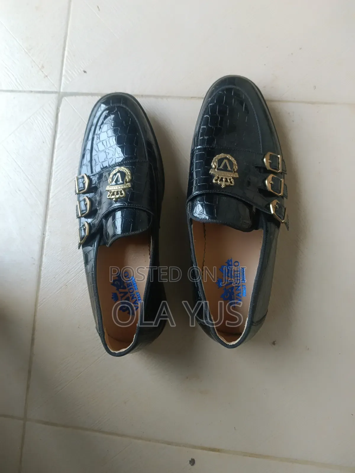 Snicker Shoe