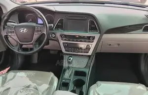 Hyundai Sonata Limited Sedan FWD (2.4L 4cyl 6A) 2016 Gray