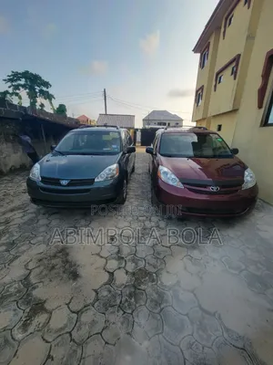 Toyota Sienna 2007 Red