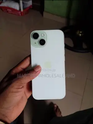 Apple iPhone 15 256 GB Green