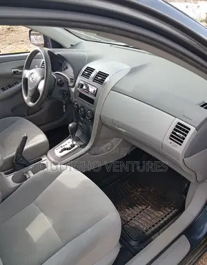 Toyota Corolla LE 4dr Sedan (1.8L 4cyl 4A) 2010 Gray