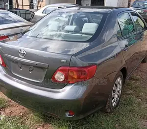 Toyota Corolla LE 4dr Sedan (1.8L 4cyl 4A) 2010 Gray