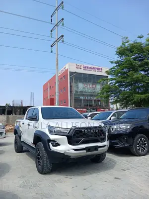 New Toyota Hilux 2024 White