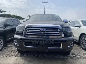 Toyota Sequoia Platinum 4x4 2018 Black