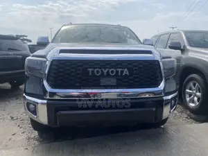 Toyota Sequoia Platinum 4dr SUV 4WD (5.7L 8cyl 6A) 2015 Black