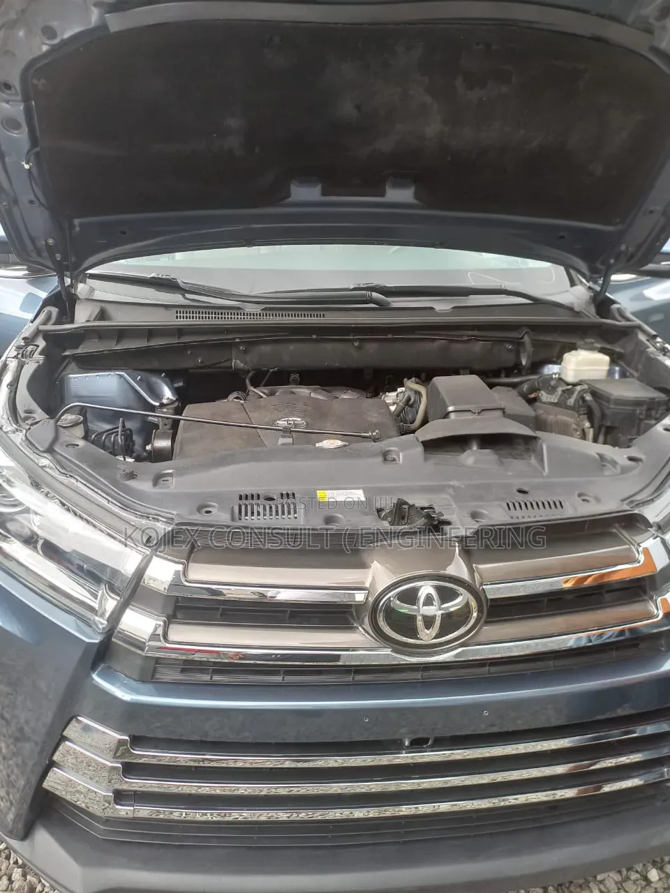 Toyota Highlander Limited AWD 2020 Gray