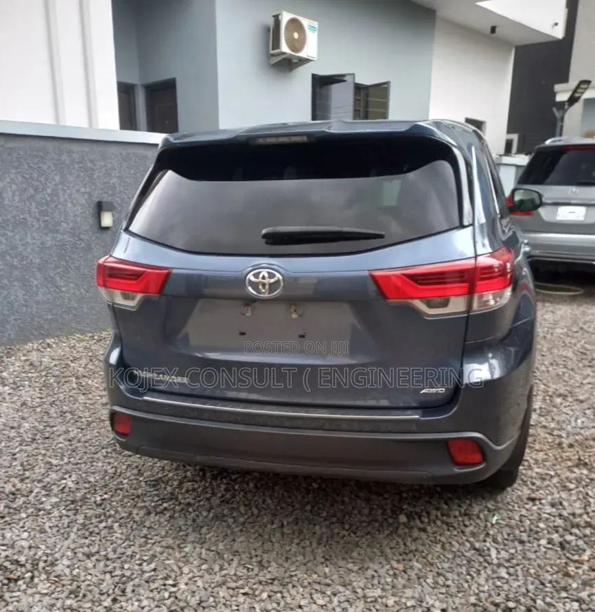 Toyota Highlander Limited AWD 2020 Gray