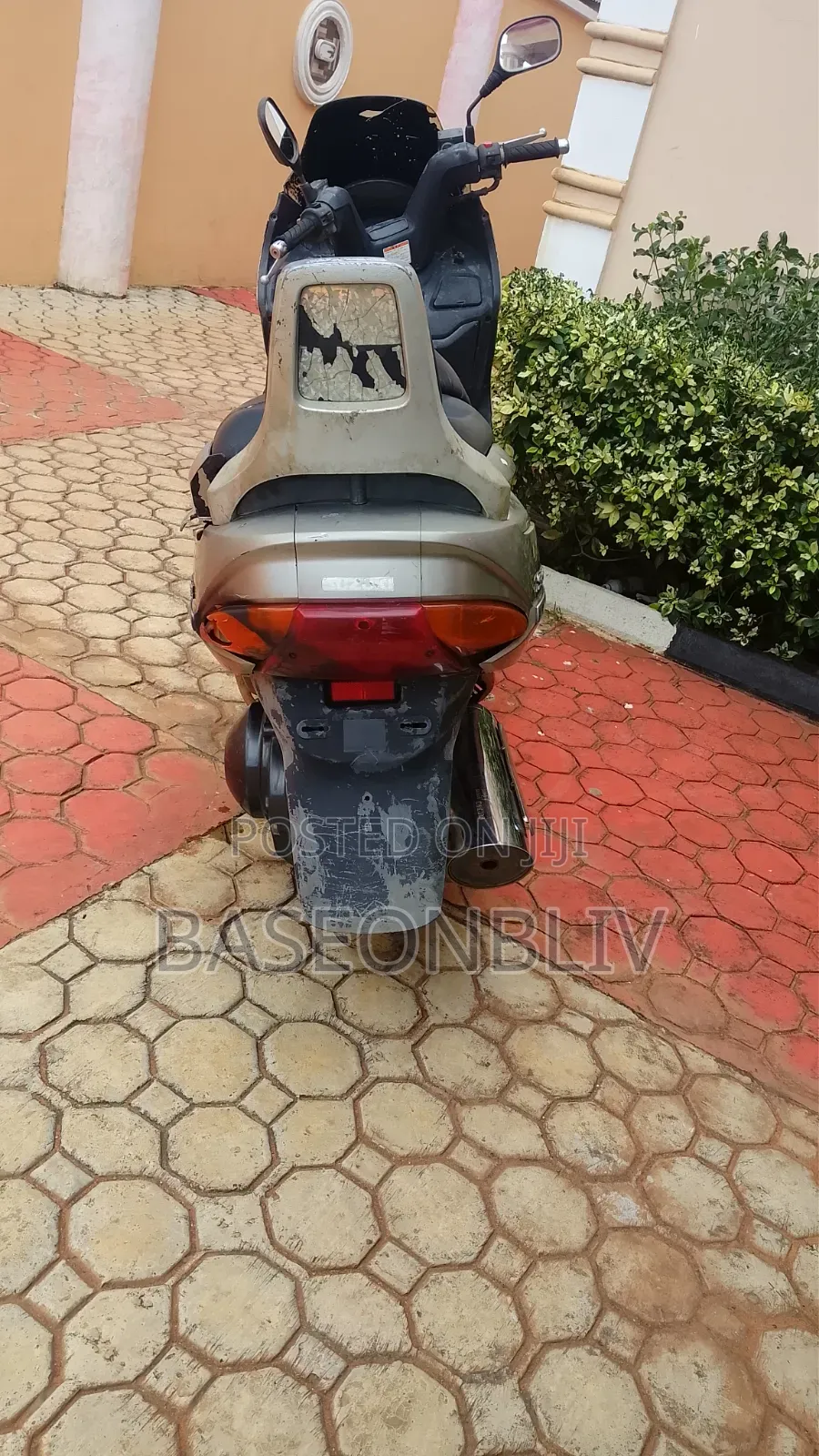 Suzuki 2005 Gray