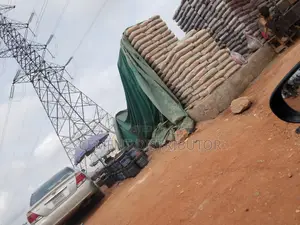 Mangal \\ Lafage// Cement Distributor