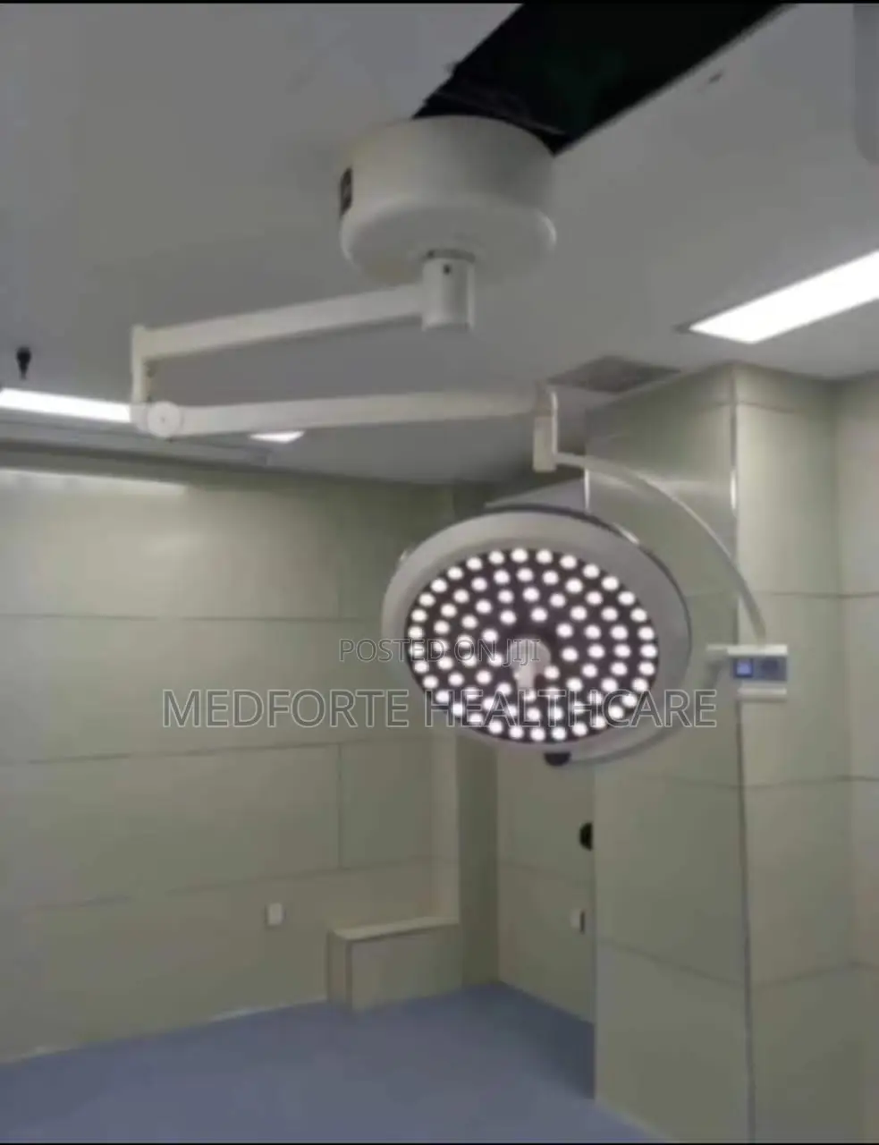 Ceiling Mounted Theatre Lamp - Single Arm
