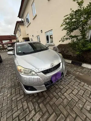 Toyota Matrix S Hatchback AWD (2.4L 4cyl 4A) 2010 Silver