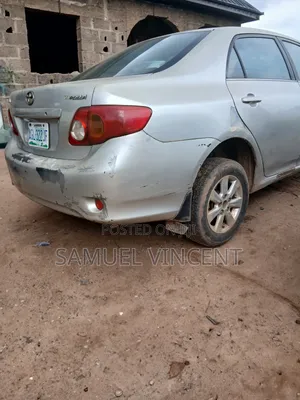Toyota Corolla 2010 Silver
