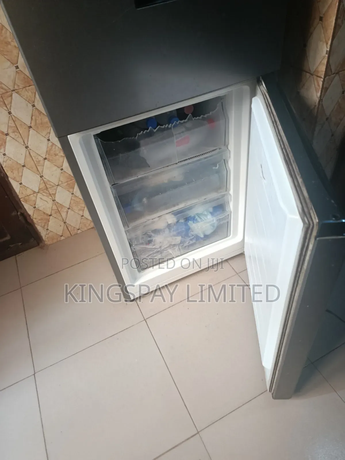 Refrigerator