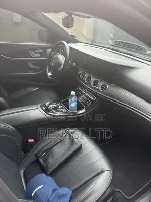 Mercedes-Benz E300 2016 Black