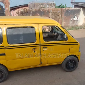 Suzuki Every 2019 Yellow