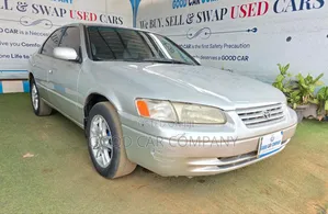 Toyota Camry Automatic 1999 Silver