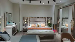 Luxurious Design Bedroom Set