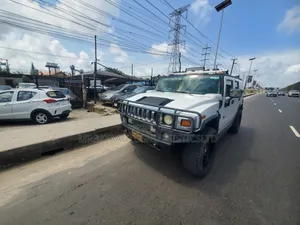 Hummer H2 2005 White