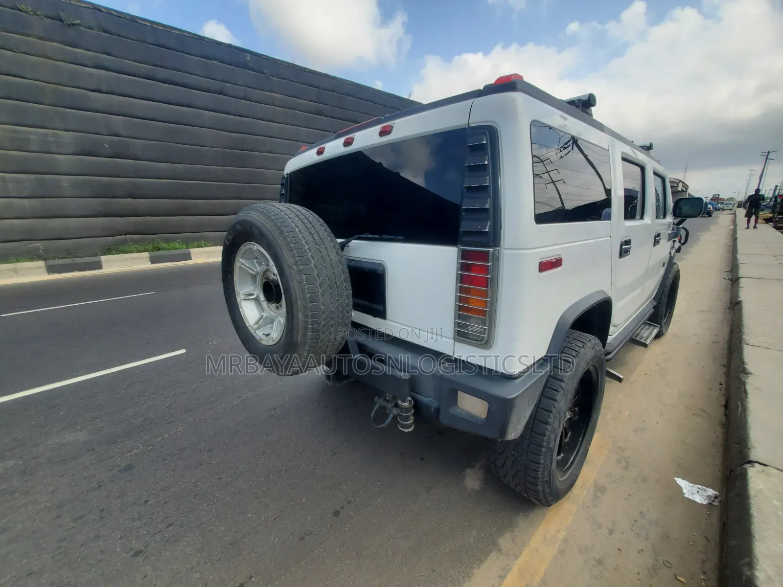 Hummer H2 2005 White