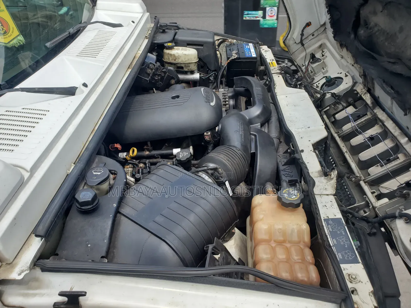 Hummer H2 2005 White