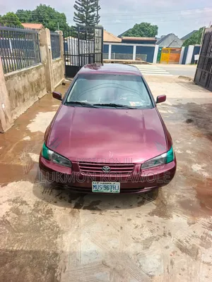 Toyota Camry 2002 Pink