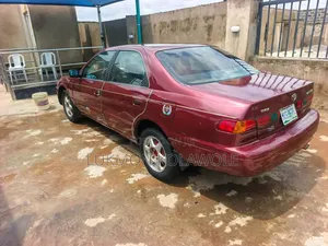 Toyota Camry 2002 Pink