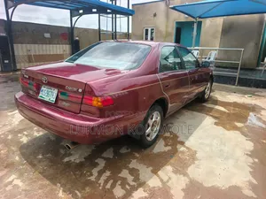 Toyota Camry 2002 Pink