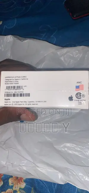 Apple AirPods 4