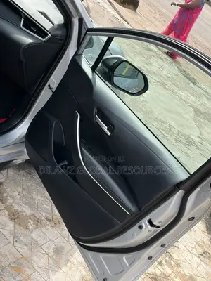 Toyota Corolla SE 2021 Silver