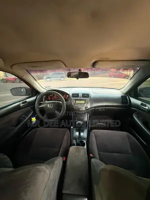 Honda Accord 2005 Silver