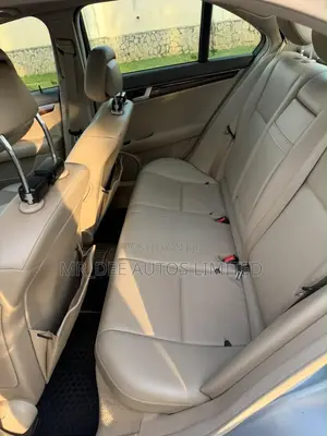 Mercedes-Benz C300 2014 Blue