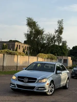 Mercedes-Benz C300 2014 Blue