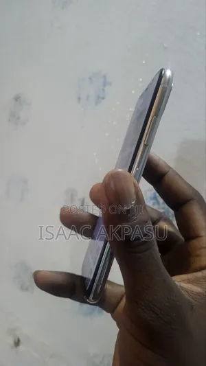 Apple iPhone X 64 GB White