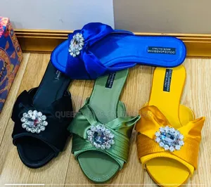 Dg Premium Flats