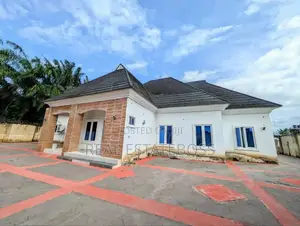 4bdrm Bungalow in Shelter Afrique, Uyo for rent